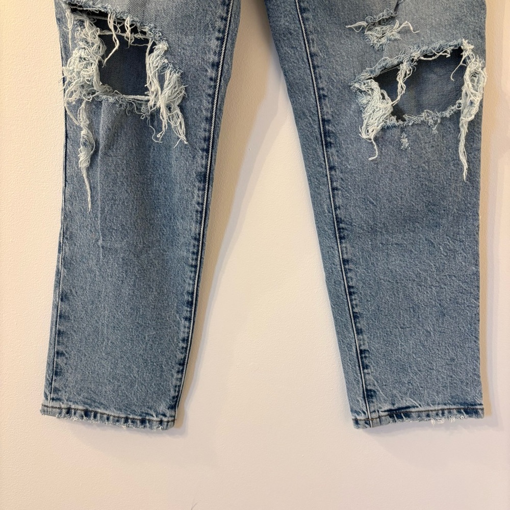Good American Light Blue Distressed Straight Leg Jeans - Picture 5 of 7